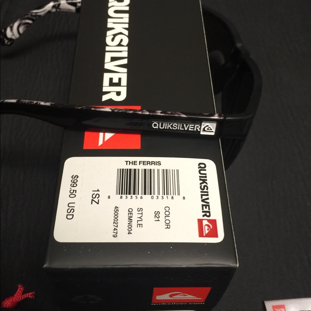 New Quiksilver Sunglass set